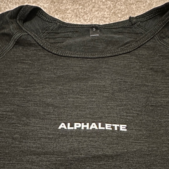 Alphalete Aspire Long Sleeve (DEEP GREEN COLOR) GOOD CONDITION - Picture 2 of 5
